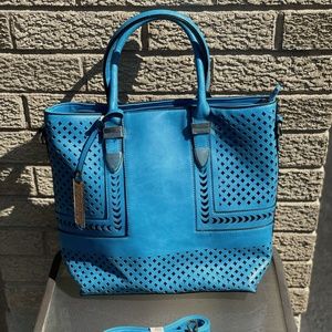 Fabulous Age - Sky Blue - Laser-Cut Tapered Tote